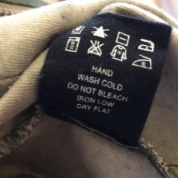 Iris Camo Utility Vest Drawstring Waist Zip Front - Picture 6 of 8